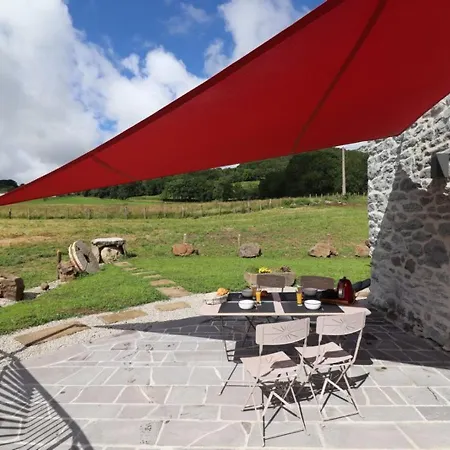 Holiday home Renove Avec Charme, Confort Moderne, Au Pied Du Puy Mary, Ideal Pour Randonnees Et Detente. - Fr-1-742-352