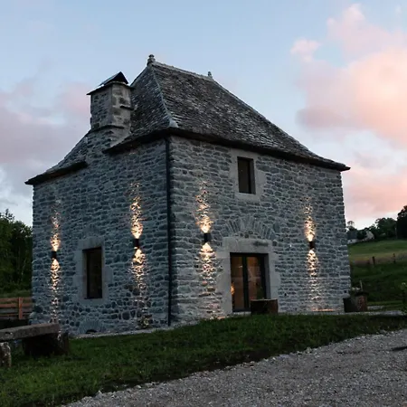 Renove Avec Charme, Confort Moderne, Au Pied Du Puy Mary, Ideal Pour Randonnees Et Detente. - Fr-1-742-352